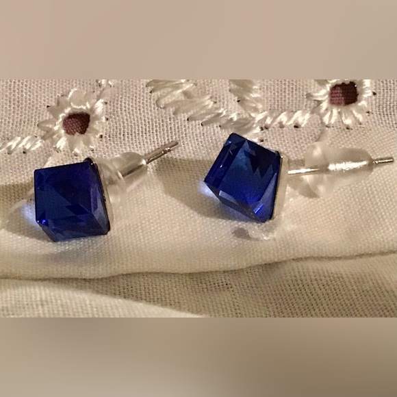 3/$14.00 Special Cube Earrings - Picture 1 of 2